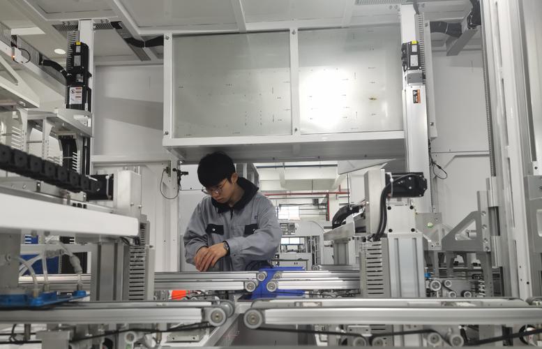 通威股份,天合光能,晶澳股份等国内光伏领域龙头企业的超级工厂,都